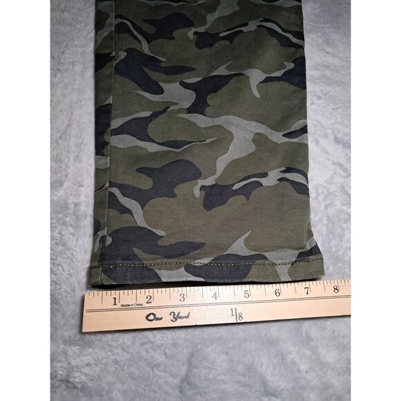 Torrid Camo Camouflage Feel the Fit Stretch Jeans Capris Women's Size 22 - Picture 6 of 10